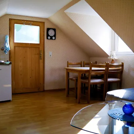 Ferienzimmer Kraehennest ホームステイ ゼーバート・ヘリングスドルフ