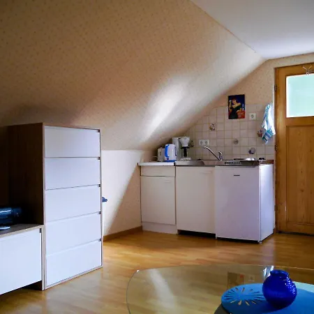 Ferienzimmer Kraehennest ホームステイ